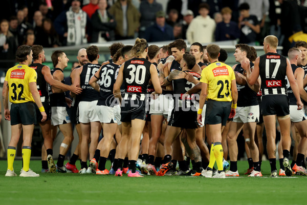 AFL 2025 Round 04 - Collingwood v Carlton - A-58337373