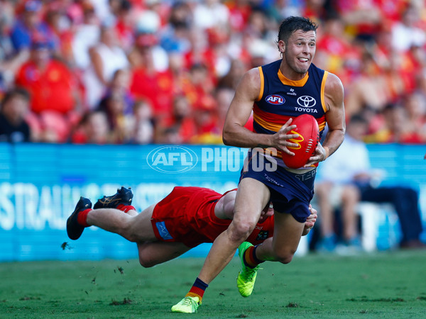 AFL 2025 Round 04 - Gold Coast v Adelaide - A-58368039