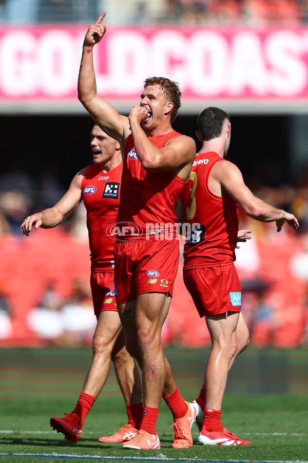 AFL 2025 Round 04 - Gold Coast v Adelaide - A-58368054