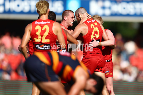 AFL 2025 Round 04 - Gold Coast v Adelaide - A-58373985