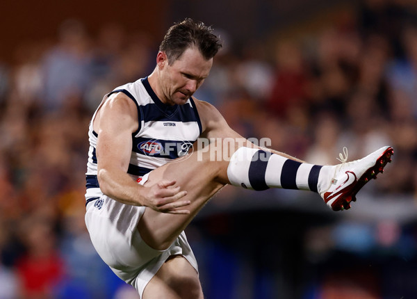 AFL 2025 Round 05 - Adelaide v Geelong - A-58490892