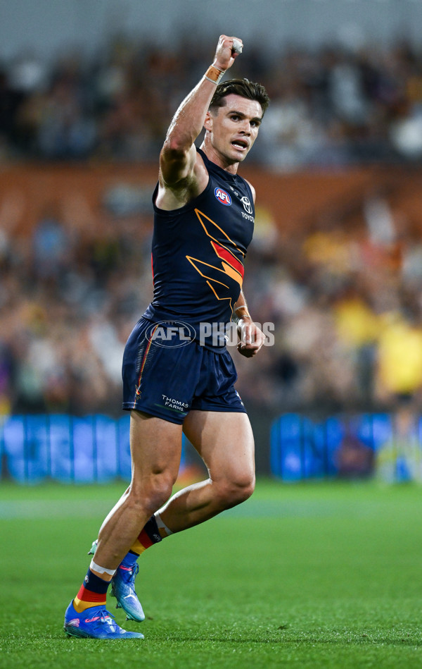 AFL 2025 Round 05 - Adelaide v Geelong - A-58497758