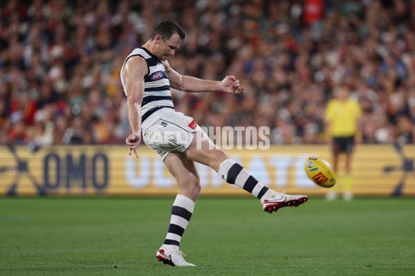 AFL 2025 Round 05 - Adelaide v Geelong - A-58500930
