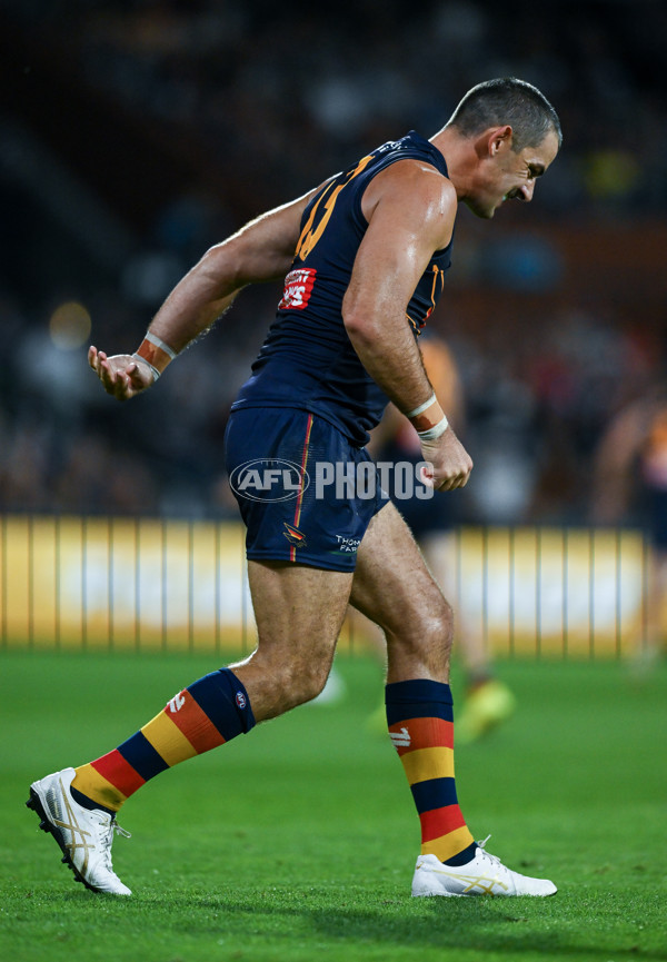 AFL 2025 Round 05 - Adelaide v Geelong - A-58512143