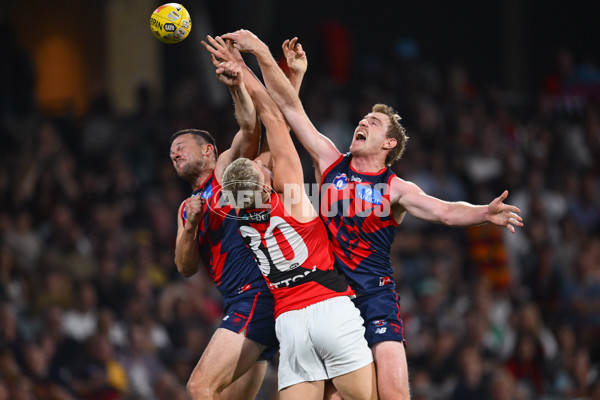AFL 2025 Round 05 - Melbourne v Essendon - A-58554981
