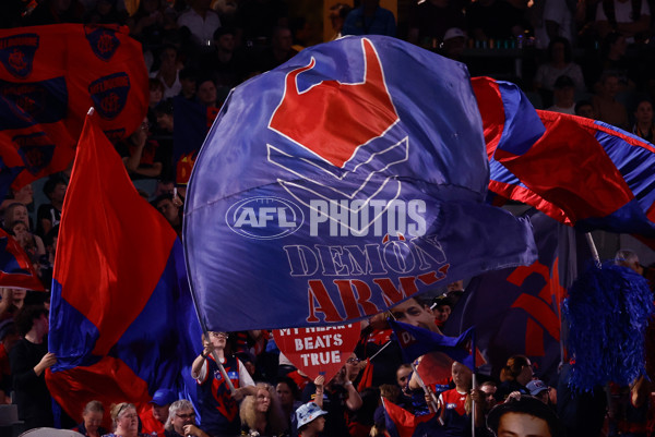 AFL 2025 Round 05 - Melbourne v Essendon - A-58555032