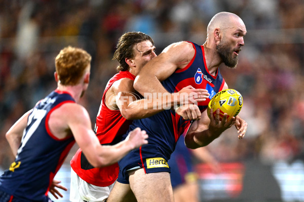 AFL 2025 Round 05 - Melbourne v Essendon - A-58560013