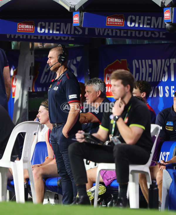 AFL 2025 Round 05 - Melbourne v Essendon - A-58560051
