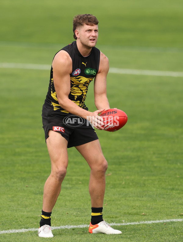 AFL 2025 Training - Richmond 160425 - A-58616899