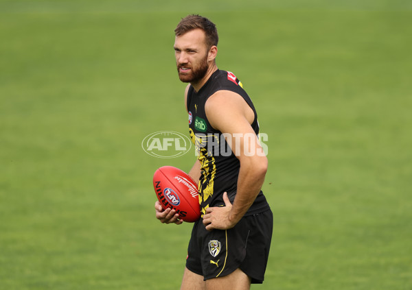 AFL 2025 Training - Richmond 160425 - A-58616921