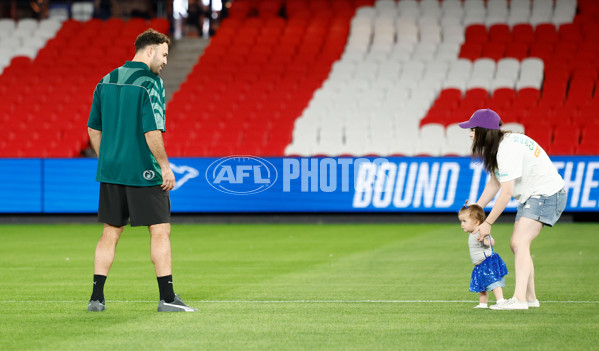 AFL 2025 Round 06 - North Melbourne v Carlton - A-58736610