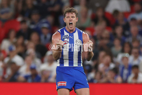 AFL 2025 Round 06 - North Melbourne v Carlton - A-58747063