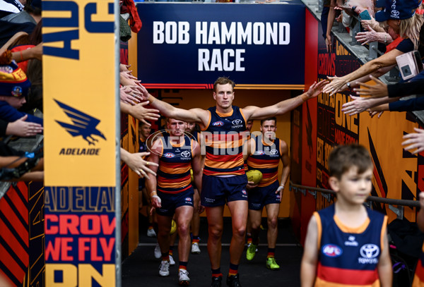 AFL 2025 Round 06 - Adelaide v GWS - A-58779097