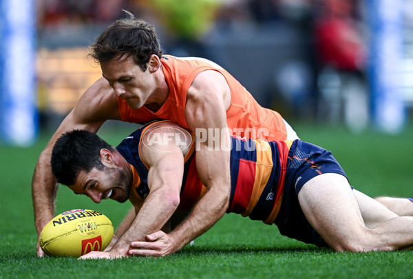 AFL 2025 Round 06 - Adelaide v GWS - A-58779142