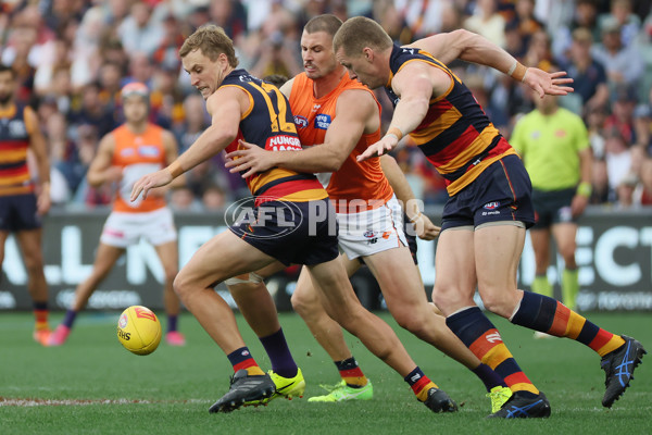 AFL 2025 Round 06 - Adelaide v GWS - A-58780391