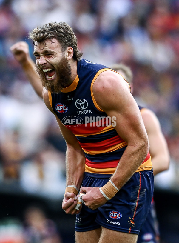 AFL 2025 Round 06 - Adelaide v GWS - A-58781907