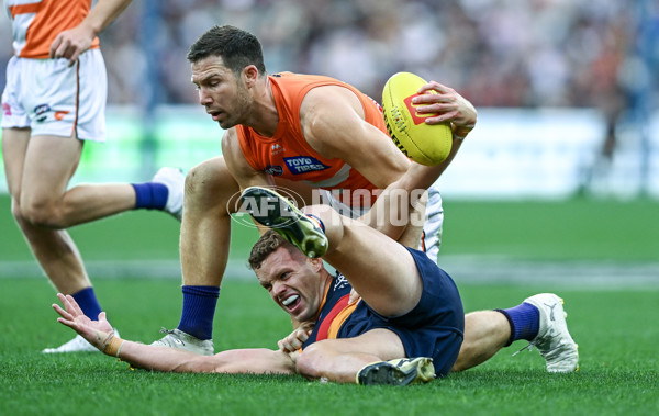 AFL 2025 Round 06 - Adelaide v GWS - A-58781944