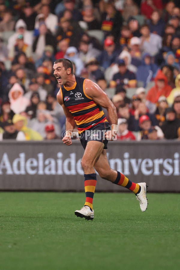 AFL 2025 Round 06 - Adelaide v GWS - A-58783259
