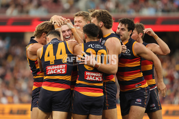 AFL 2025 Round 06 - Adelaide v GWS - A-58784129