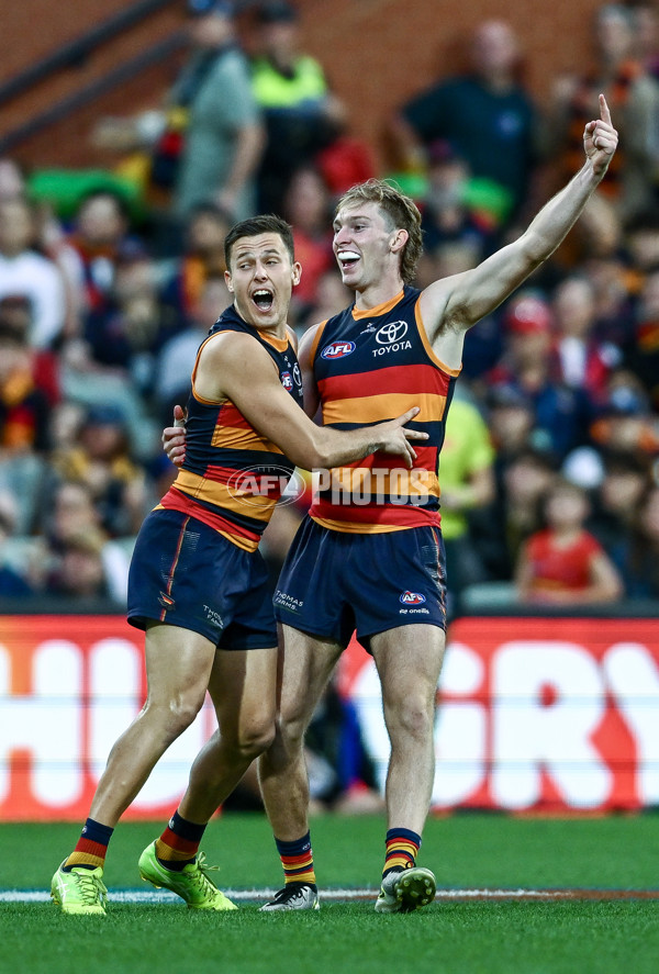 AFL 2025 Round 06 - Adelaide v GWS - A-58784149