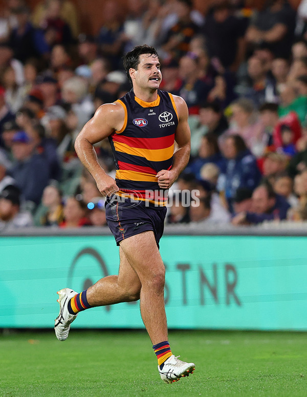 AFL 2025 Round 06 - Adelaide v GWS - A-58784194