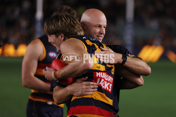 AFL 2025 Round 06 - Adelaide v GWS - A-58786226