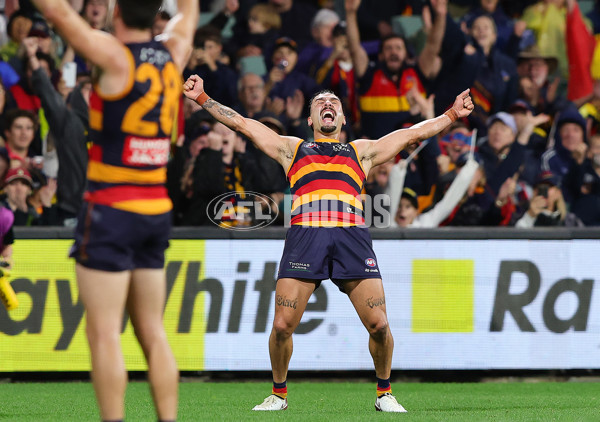AFL 2025 Round 06 - Adelaide v GWS - A-58786441