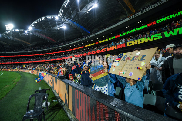 AFL 2025 Round 06 - Adelaide v GWS - A-58788969