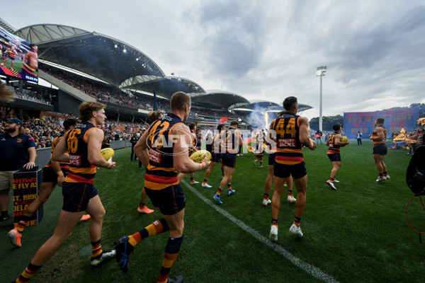 AFL 2025 Round 06 - Adelaide v GWS - A-58797459