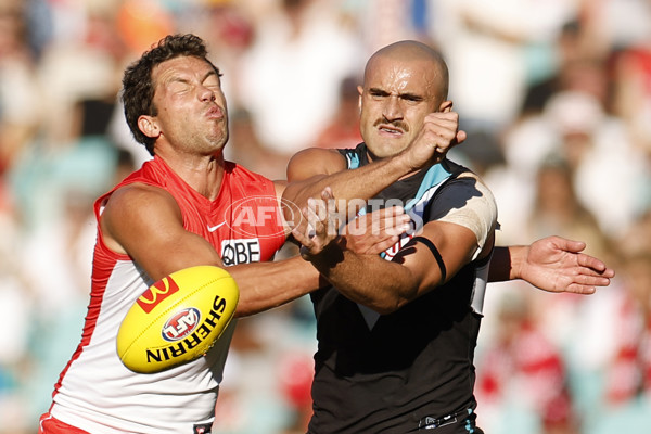 AFL 2025 Round 06 - Sydney v Port Adelaide - A-58814238