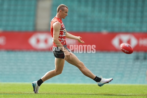 AFL 2025 Training - Sydney 230425 - A-58924121