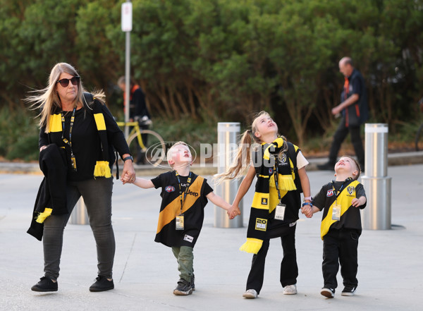 AFL 2025 Round 07 - Melbourne v Richmond - A-58924128