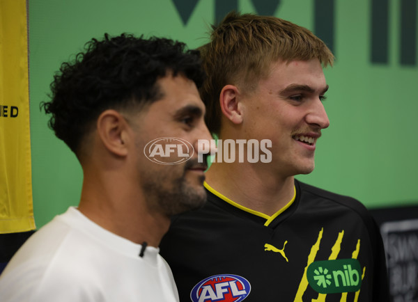 AFL 2025 Round 07 - Melbourne v Richmond - A-58925041