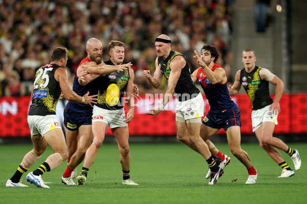 AFL 2025 Round 07 - Melbourne v Richmond - A-58927823