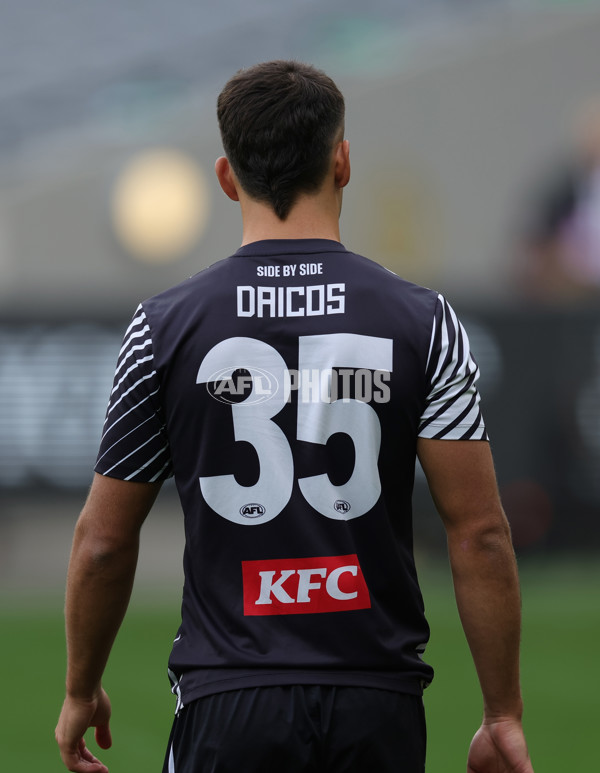 AFL 2025 Round 07 - Collingwood v Essendon - A-58940303