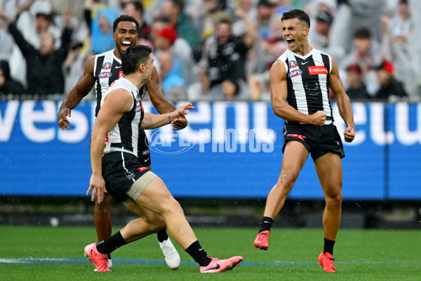 AFL 2025 Round 07 - Collingwood v Essendon - A-58940366