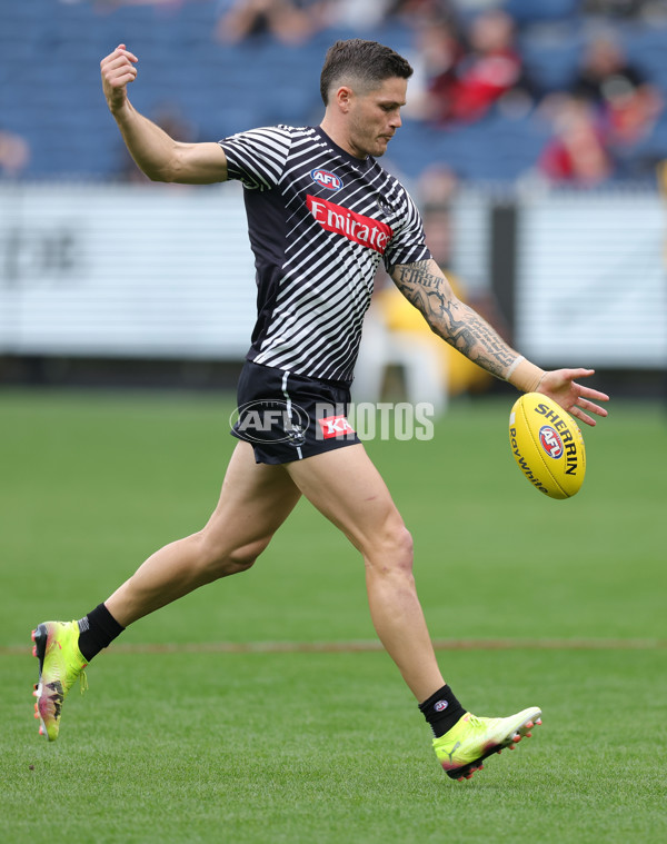 AFL 2025 Round 07 - Collingwood v Essendon - A-58940698