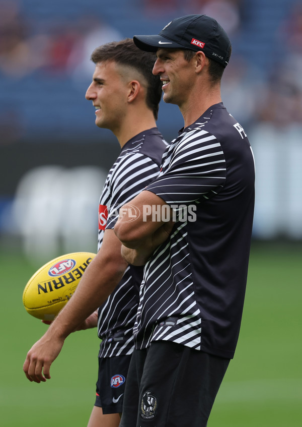 AFL 2025 Round 07 - Collingwood v Essendon - A-58940699
