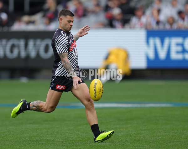 AFL 2025 Round 07 - Collingwood v Essendon - A-58940725