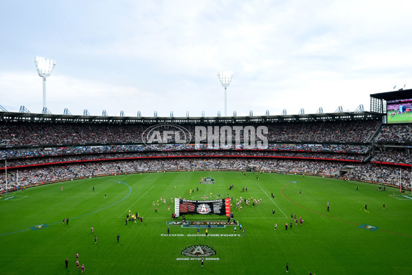AFL 2025 Round 07 - Collingwood v Essendon - A-58940764