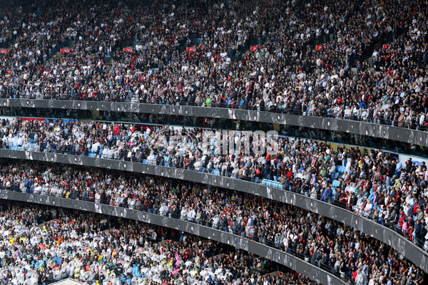 AFL 2025 Round 07 - Collingwood v Essendon - A-58940767