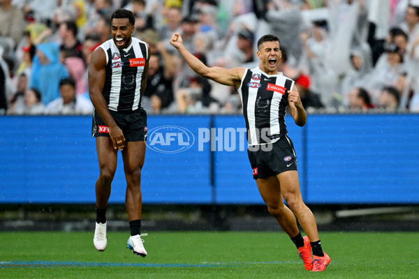 AFL 2025 Round 07 - Collingwood v Essendon - A-58940769