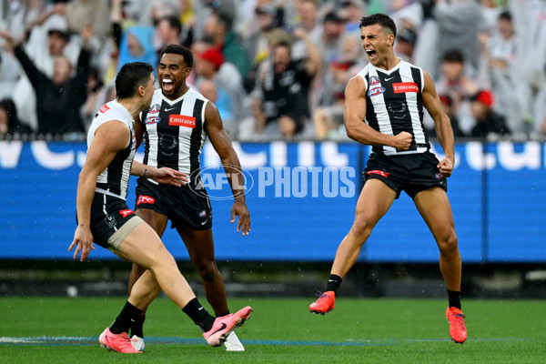 AFL 2025 Round 07 - Collingwood v Essendon - A-58942896