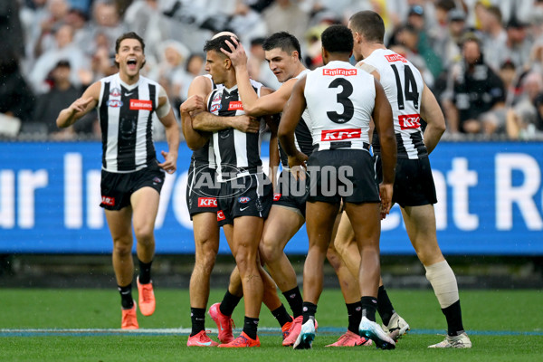 AFL 2025 Round 07 - Collingwood v Essendon - A-58942908