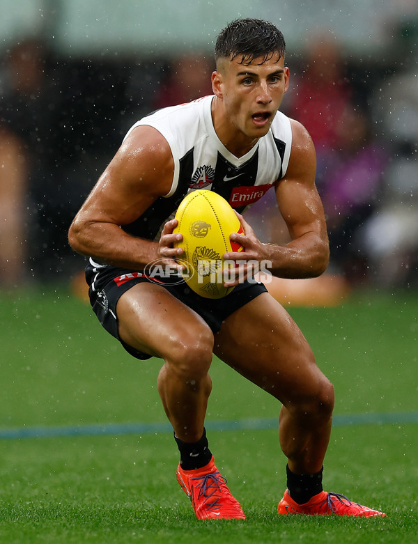 AFL 2025 Round 07 - Collingwood v Essendon - A-58942914