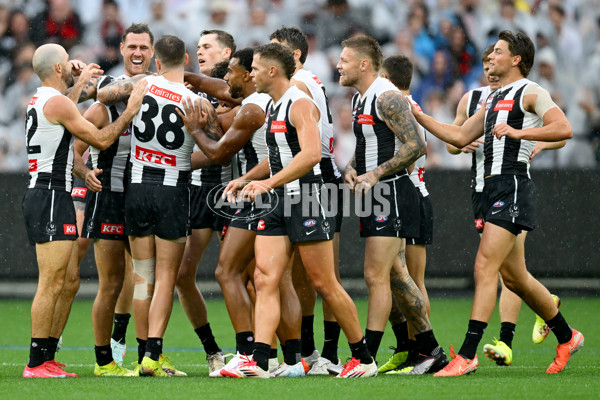 AFL 2025 Round 07 - Collingwood v Essendon - A-58942921