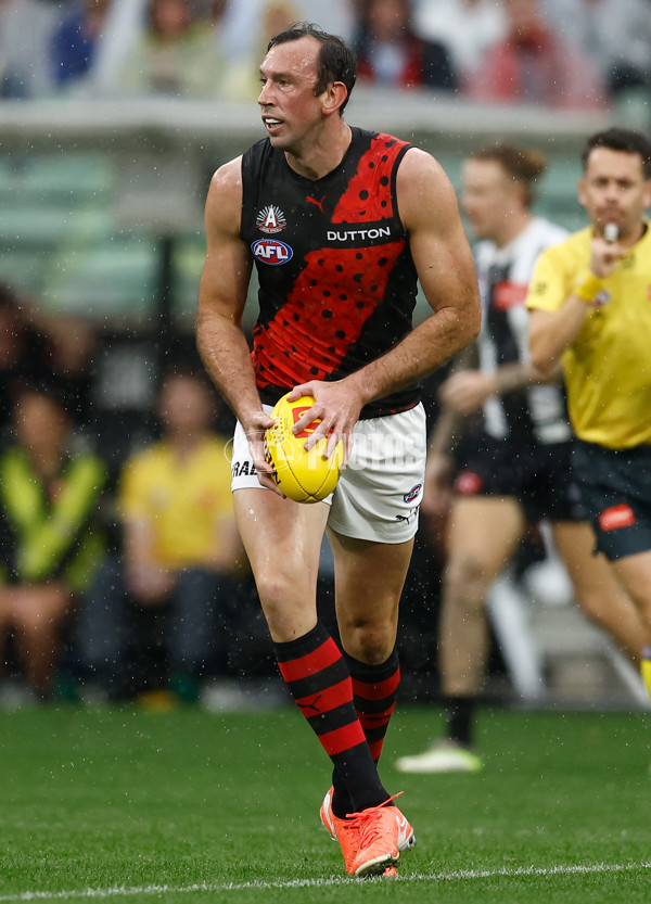 AFL 2025 Round 07 - Collingwood v Essendon - A-58942930