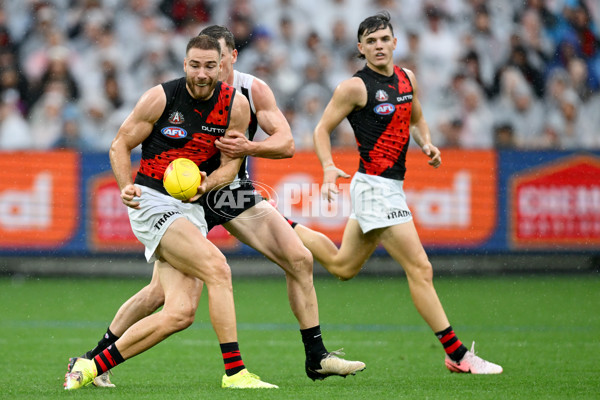 AFL 2025 Round 07 - Collingwood v Essendon - A-58942938