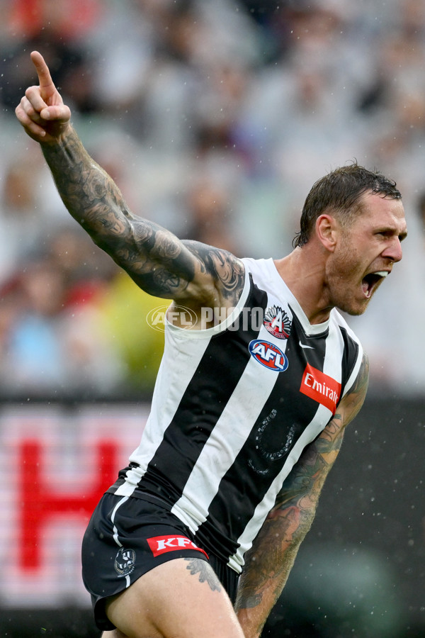 AFL 2025 Round 07 - Collingwood v Essendon - A-58942975
