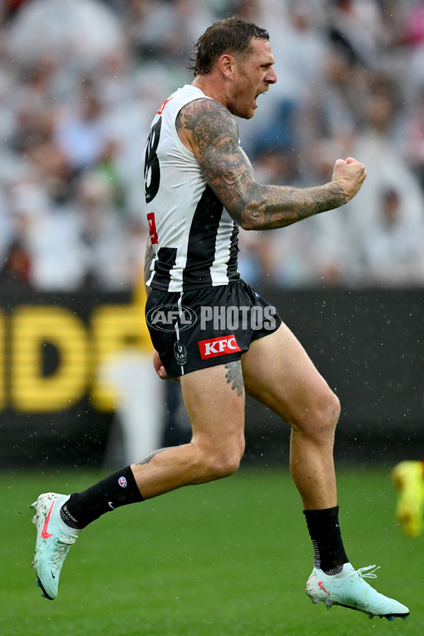 AFL 2025 Round 07 - Collingwood v Essendon - A-58942976